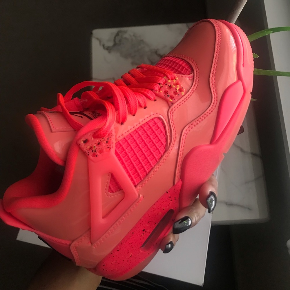 SOLD// Air Jordan 4 Retro NRG "Hot Punch" WMNS